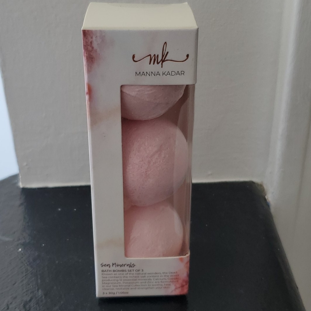 Manna Kadar Bath Bombs